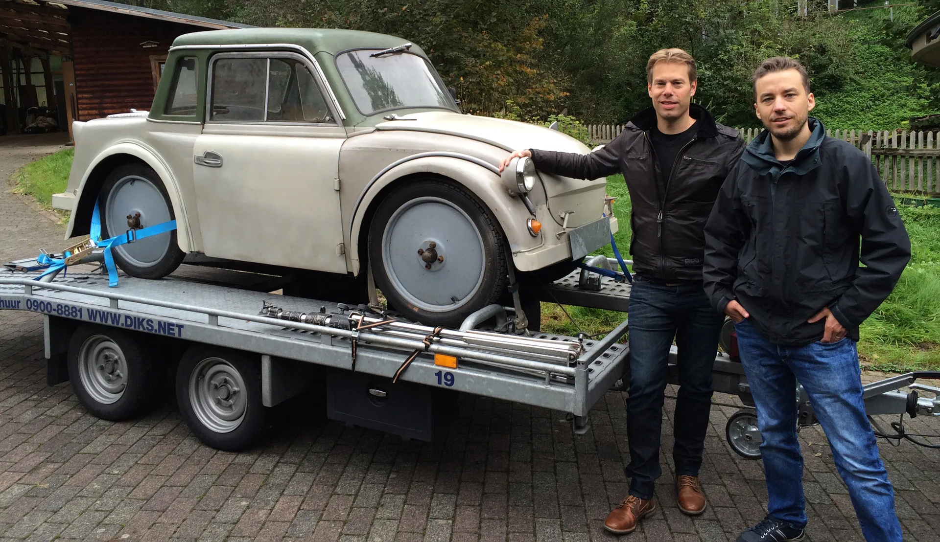 Paul Schilperoord and Lorenz Schmid with the 1933 Standard Superior
